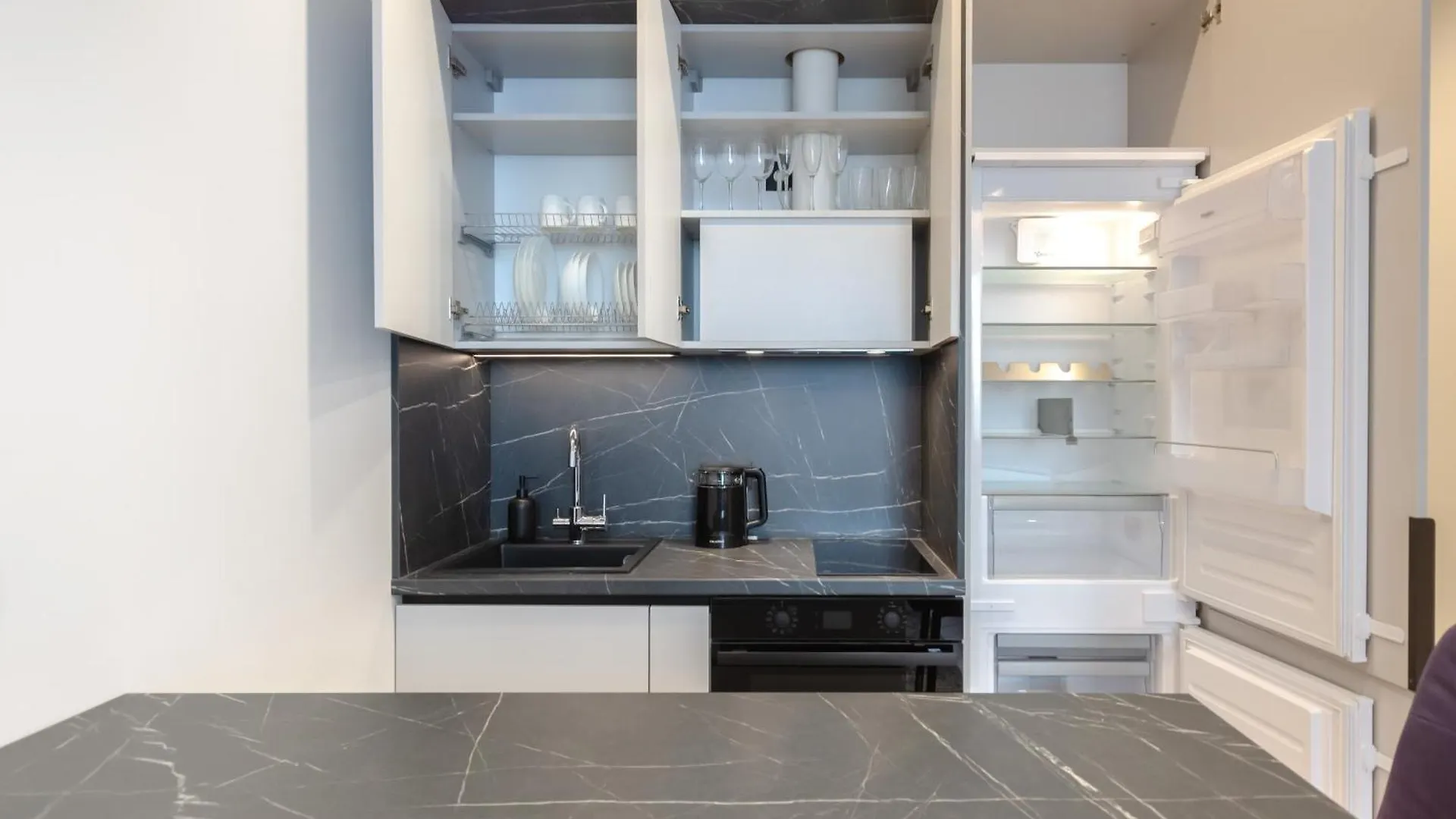 Petrovdom Apartments 23-265В In Rc Manhattan, Beresteiskyi 11 Kiev